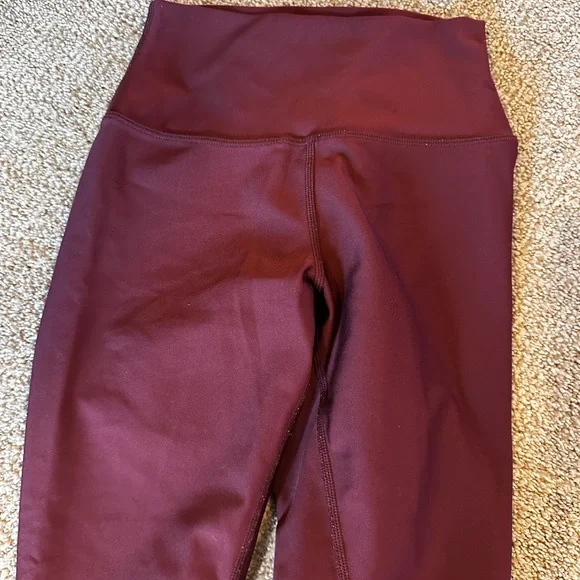 Alo Airbrush Tech Lift High Waist Leggings | Black Cherry | Small - Picture 4 of 8
